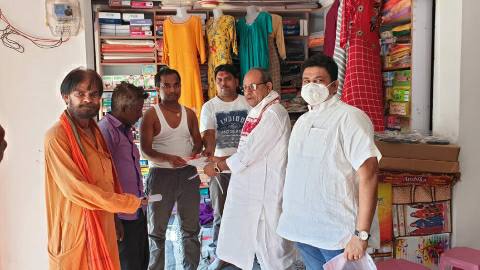 भाजपा के अरवल जिला के प्रभारी सीडी शर्मा, भाजपा जिला मीडिया प्रमुख डाॅ. रमेश कुमार सिन्हा उर्फ कर्ण जी, व्यवसाय प्रकोष्ठ के जिला सह संयोजक संजीव पाण्डेय