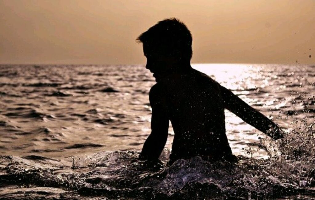Bela village -Teenager dies by drowning while fishing