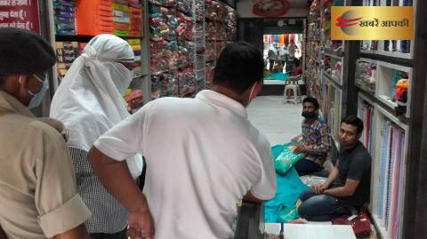 शाहपुर बीडीओ ने लापरवाह 16 दुकानदारों पर लगाया जुर्माना