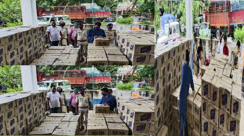 कोईलवर थाना के कुल्हडिया गांव से स्थित घर से बरामद की गयी 389 पेट्टी शराब
