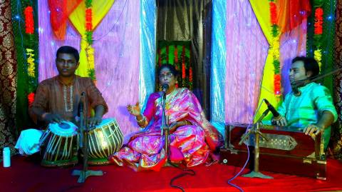 106 वीं छह दिवसीय कृष्ण जन्मोत्सव संगीत समारोह सह झूलनोत्सव का शुभारंभ