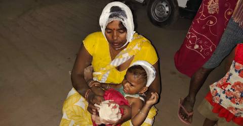 Dumra-Bhojpur-injured-woman-child.jpg
