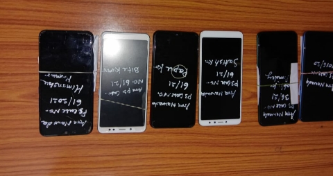 Nawada Police Ara - Six arrested for stealing mobiles
