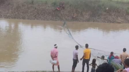 Ratan Dularpur - Search continues for the dead body of Shri Ram Yadav, drowned in the river