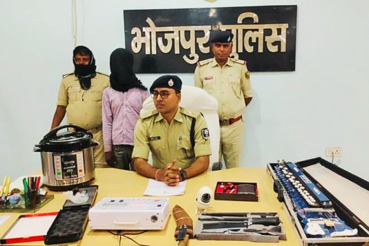 Thief arrested from Araila Pavana - अरैला गांव से पकड़ा गया शातिर चोर, लाखों का समान बरामद