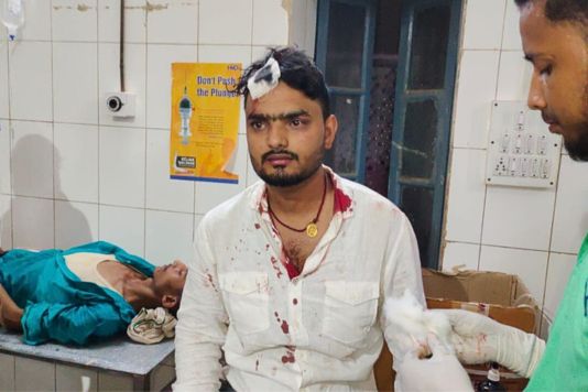 Roshan Kumar injured - मेडिकल सर्टिफिकेट बनाने आए युवक को सुरक्षा गार्ड ने डंडे से पीटा, जख्मी