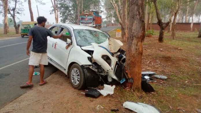 Jamui - Road accident - कार चालक ने ली झपकी और बच्चों व दंपती समेत काल के गाल में समा गया पूरा परिवार