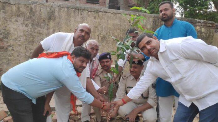 Tree plantation- Shahpur Thana - शाहपुर थाना में वृक्षारोपण