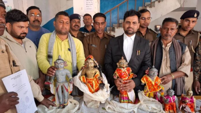 Ram Lalla - Ram-Janaki Math in Barka Dhakaich, located in the Krishnabrahma police station area of ​​Buxar district.