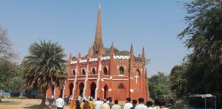 The Holy Savior Church - Prayer on Good Friday in Ara
