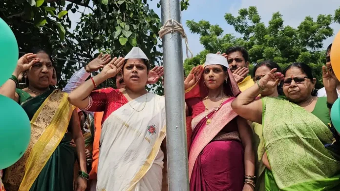 Ara Mayor hoists flag - आजादी के जश्न में सराबोर रहा नगर निगम परिसर, महापौर ने फहराया तिरंगा