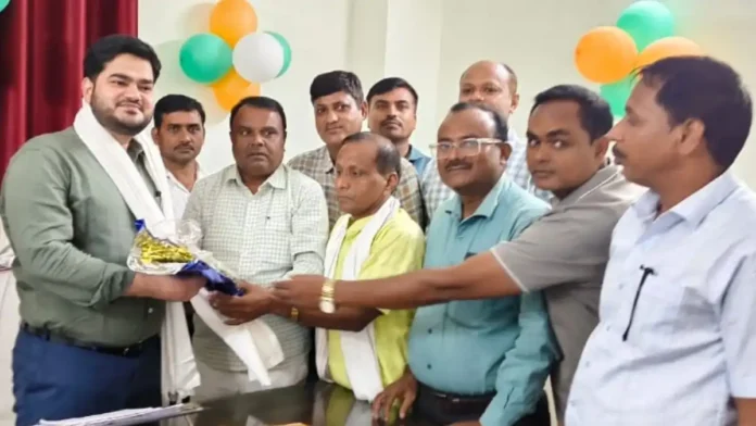 DPO Nazish Ali - नवपदस्थापित डीपीओ (स्थापना) नाजिश अली को किया गया सम्मानित