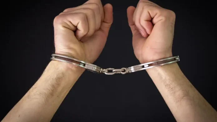 Assault - कोर्ट के बाहर मारपीट मामले में दोनों पक्षों की ओर से प्राथमिकी, आठ नामजद